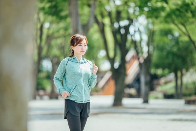 8 Manfaat Jalan Pagi untuk Wanita yang Menyehatkan - Alodokter