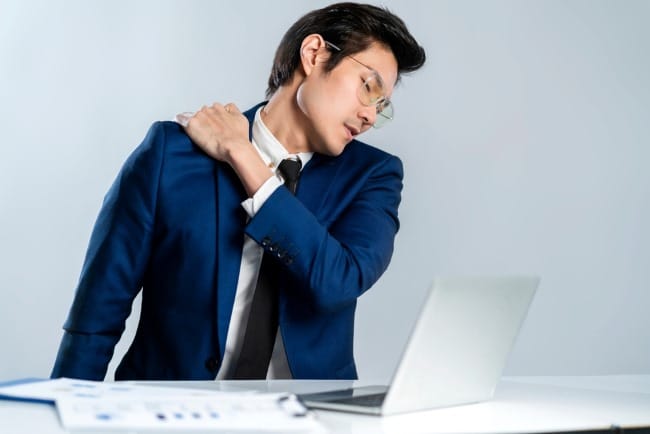 Pundak Terasa Berat, Inilah Penyebab dan Cara Mengatasinya - Alodokter