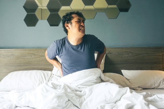 Bangun Tidur Pinggang Sakit, Ketahui Penyebab dan Cara Mengatasinya - Alodokter