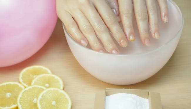 7 Cara Memutihkan Kuku yang Menguning - Alodokter