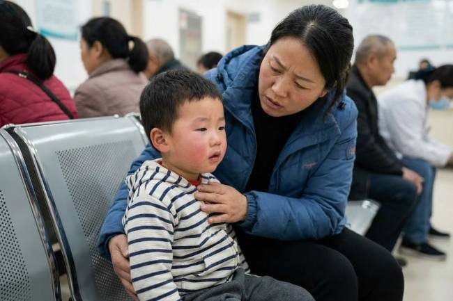 Kenali Ciri-Ciri Anak Sesak Nafas karena Batuk - Alodokter