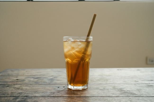 Kalori Es Teh Manis dan Cara Sehat Menikmatinya - Alodokter