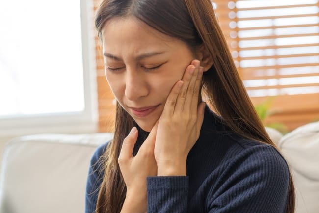 Sakit Gigi Setelah Ditambal, Ketahui Penyebab dan Cara Mengatasinya - Alodokter