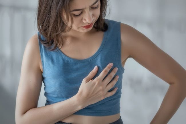 Benjolan di Payudara Terasa Nyeri, Kenali Penyebab, Tanda, dan Penanganannya - Alodokter