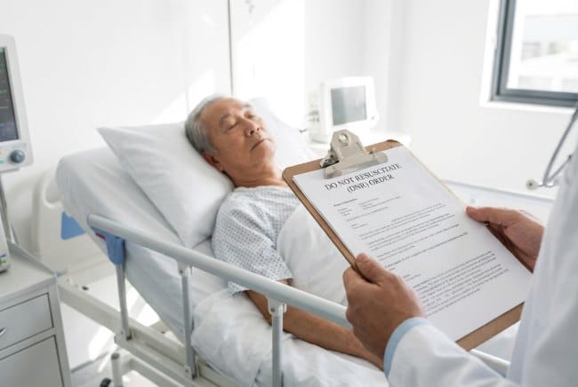 Pasien DNR, Memahami Hak dan Prosedur Pasien di Akhir Hayat - Alodokter