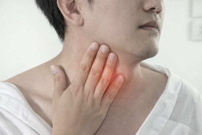 Benjolan di Bawah Dagu Sakit Jika Ditekan, Inilah Informasi yang Perlu Diketahui - Alodokter