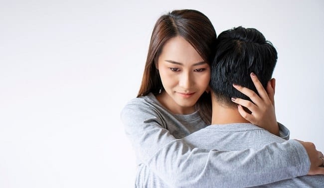 5 Dampak Pacaran Backstreet yang Tidak Boleh Diabaikan - Alodokter