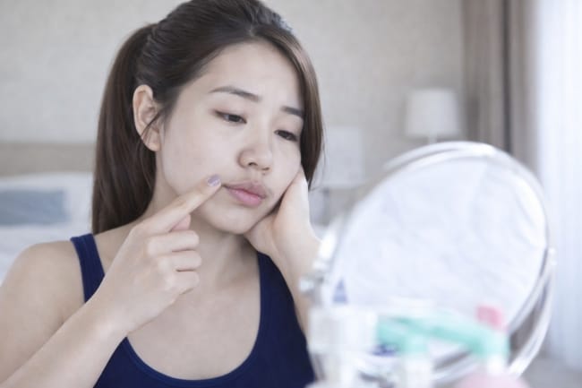 Cara Menghilangkan Kumis Tipis pada Wanita yang Aman - Alodokter