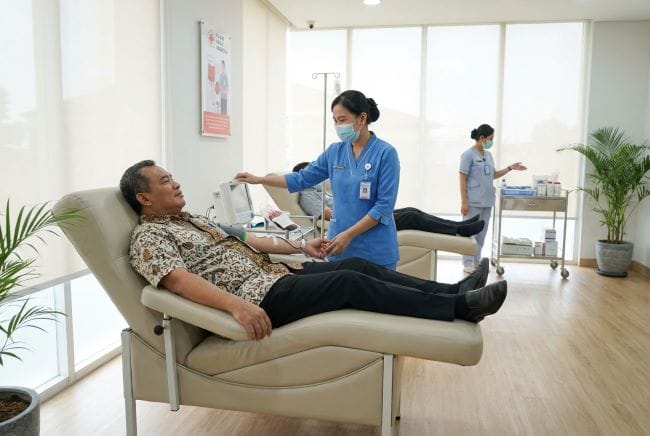 Donor Darah Saat Puasa, Amankah? - Alodokter