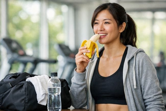 Makan Pisang Sebelum Olahraga, Inilah Manfaat dan Tips Mengonsumsinya - Alodokter