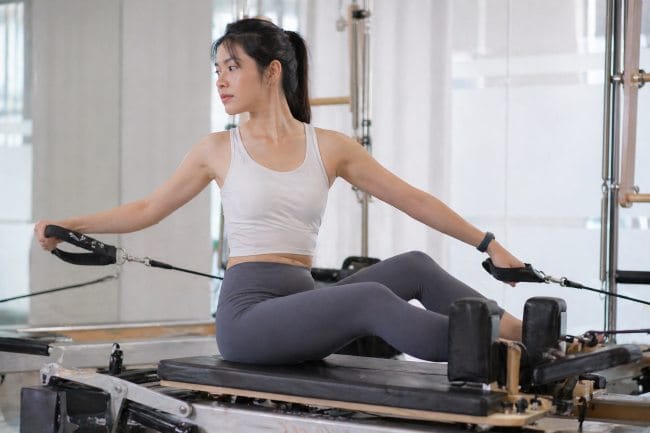 Pilates untuk Skoliosis, Ketahui Manfaat dan Cara Aman Melakukannya - Alodokter