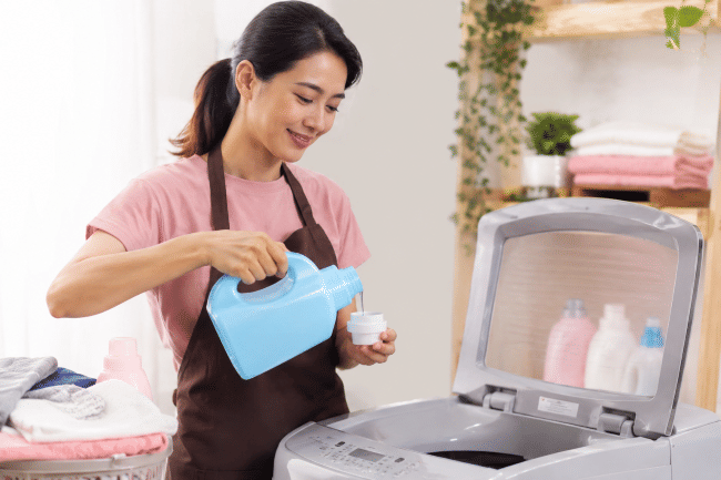 7 Deterjen Cair Terbaik agar Cucian Bersih dan Wangi - Alodokter