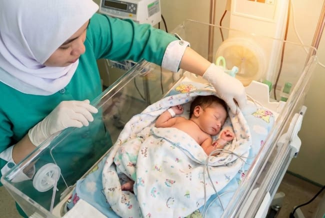 Perina, Perawatan Intensif untuk Bayi Baru Lahir dengan Kondisi Khusus - Alodokter