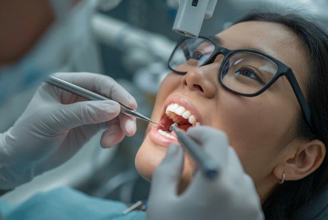 Rumah Sakit Terbaik untuk Veneer Gigi - Alodokter