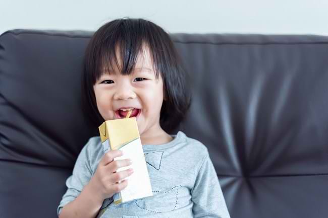Rekomendasi Susu UHT untuk Anak 1 Tahun Terbaik yang Enak dan Bernutrisi - Alodokter