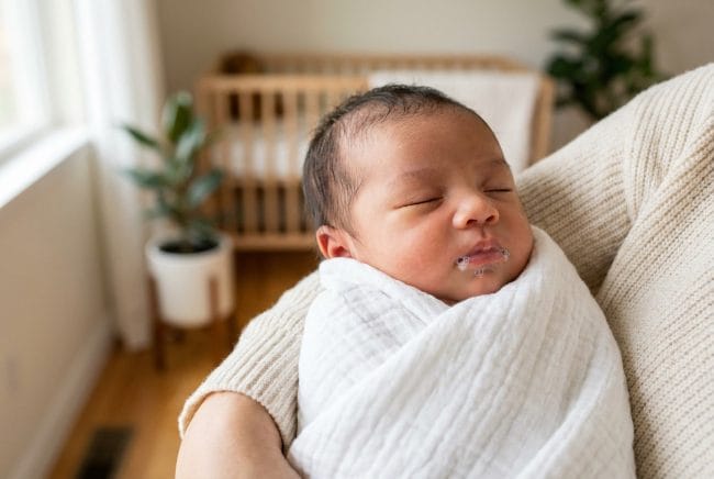 5 Penyebab Bayi Sering Gumoh dan Cara Mengatasinya - Alodokter