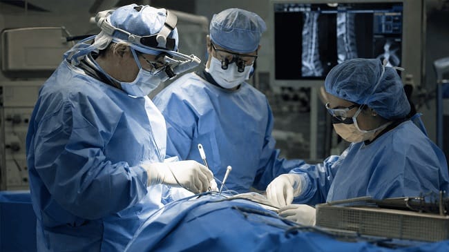 Rumah Sakit Terbaik untuk Operasi Tulang Belakang - Alodokter