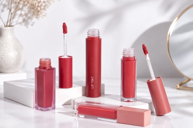 10 Lip Tint Terbaik dengan Formula Ringan dan Tahan Lama - Alodokter