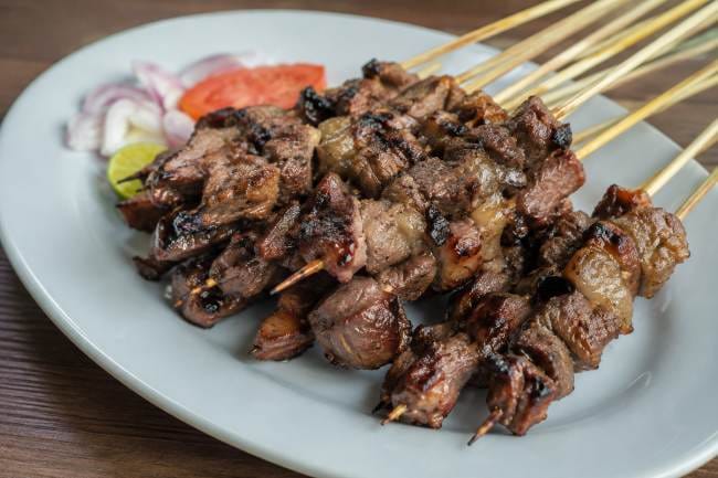 Sate Kambing, Ketahui Kandungan Kalori dan Tips Sehat Mengonsumsinya - Alodokter