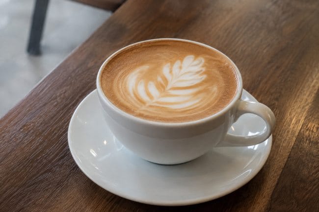 9 Kopi Latte Terbaik yang Nikmat dan Creamy di Setiap Tegukan - Alodokter