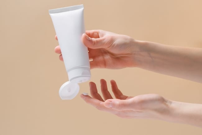 10 Body Serum Terbaik untuk Kulit Glowing dan Sehat - Alodokter