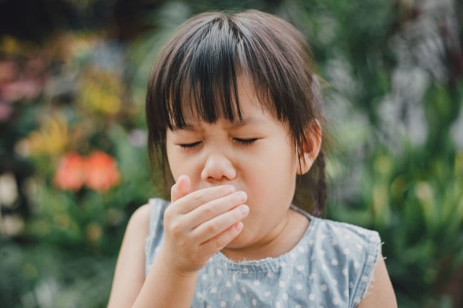 Anak Batuk Sampai Muntah, Kenali Penyebab dan Cara Mengatasinya - Alodokter