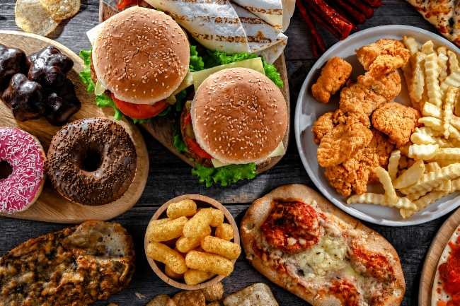 6 Makanan Penyebab Leukosit Tinggi yang Perlu Diwaspadai - Alodokter
