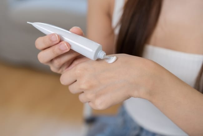 10 Hand Cream Terbaik agar Kulit Tangan Tetap Sehat - Alodokter