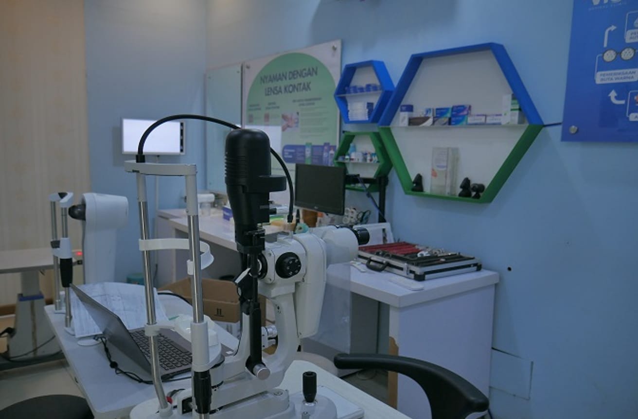 Vio Optical Clinic Harapan Indah