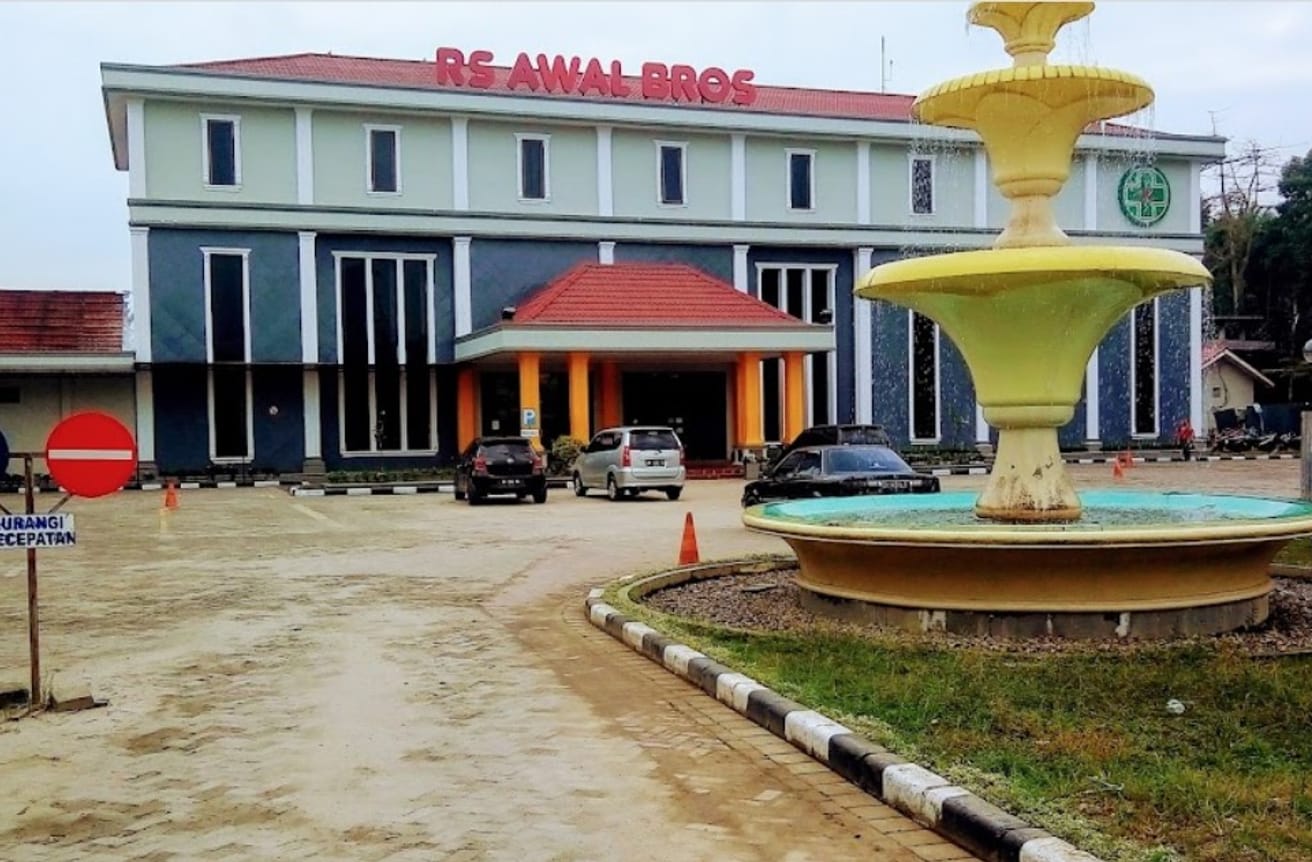 RS Awal Bros Ujung Batu