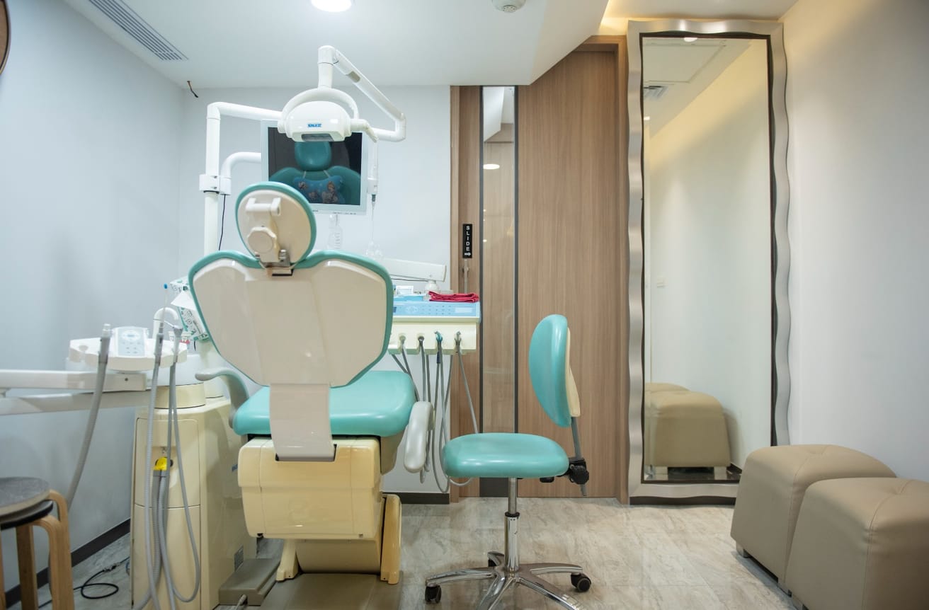 My and Your Dentist Kuningan City