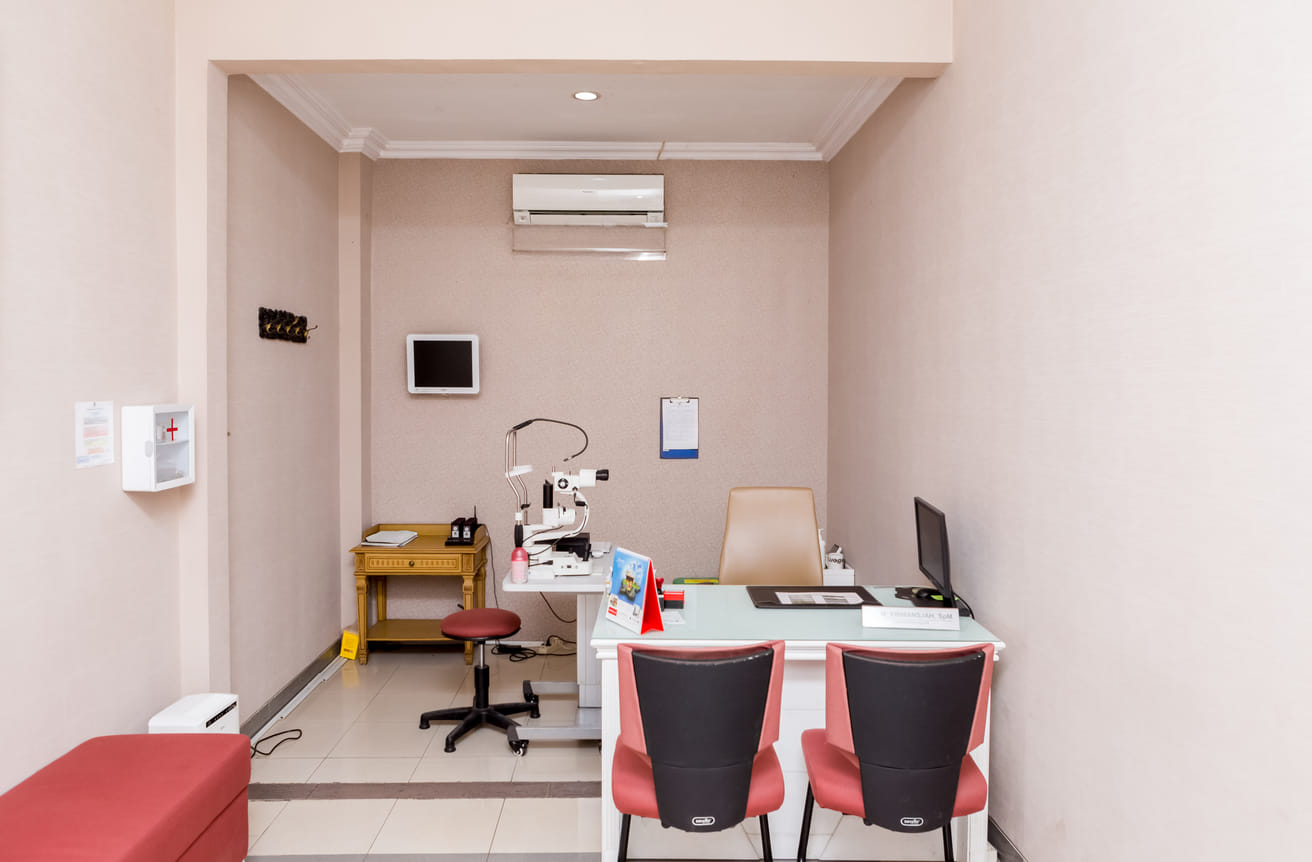 Klinik Mata dr. Sjamsu (KMDS)